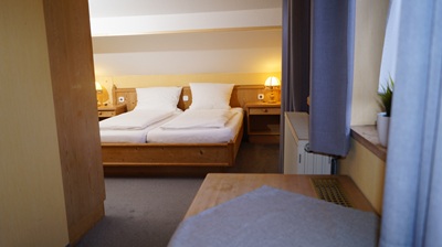 Doppelbett im Doppelzimmer 14