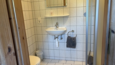 Dusche im Einzelzimmer Kategorie 2